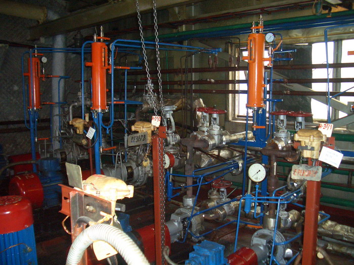Pump house with pumps fitted with SO-1 seal systems (Plan 52)