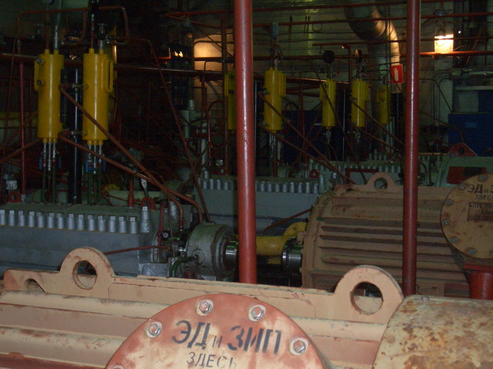 Pump house with pumps fitted with SO-1 seal systems (Plan 52) 2